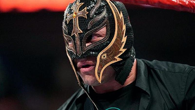 Rey Mysterio Signs New Contract With WWE