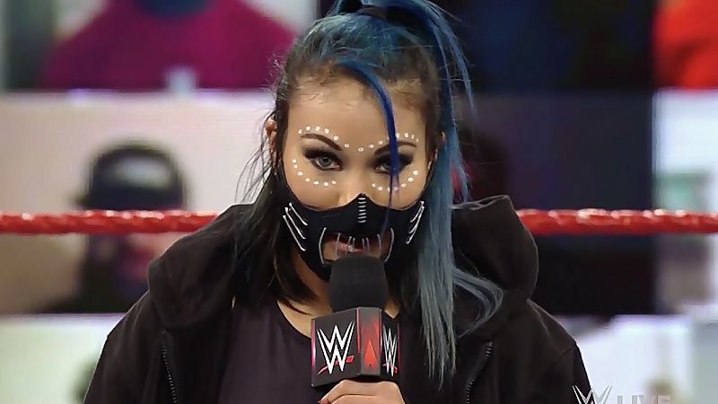 Note On Announcers Not Acknowledging Unmasked Mia Yim On RAW