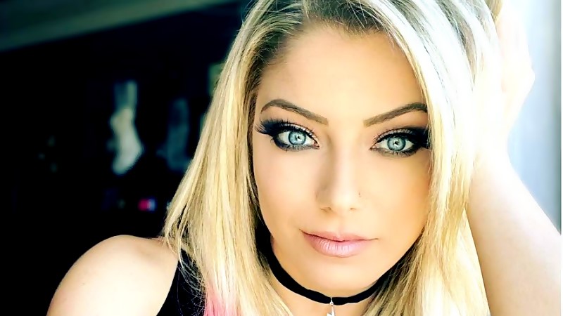 Alexa Bliss Throws First Pitch At Chicago White Sox Game