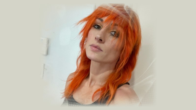 Becky Lynch Reveals New Look (Photos)