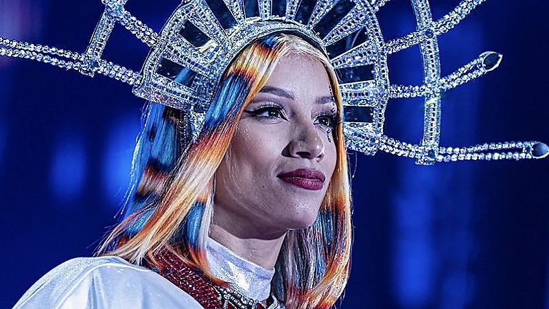 Sasha Banks Makes NJPW Debut At Wrestle Kingdom 17