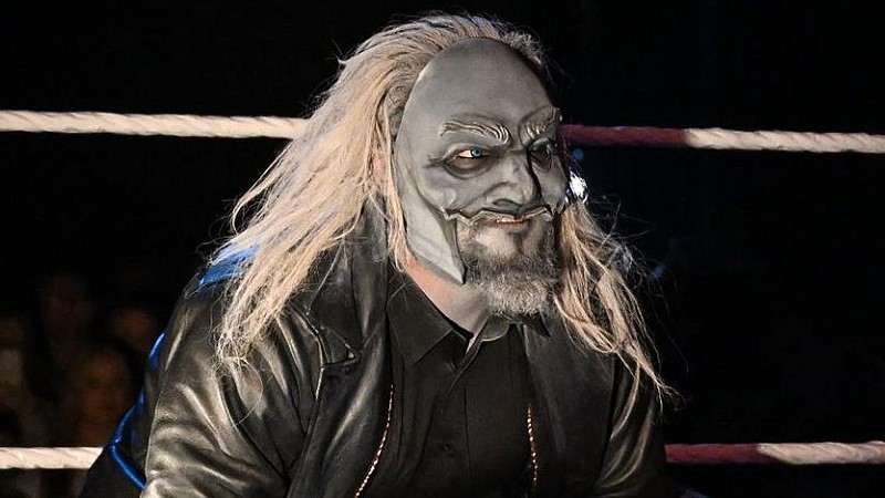 Bray Wyatt Wears Uncle Howdy Mask At WWE Live Event