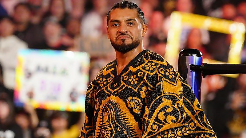 Santos Escobar Issues Warning to Randy Orton