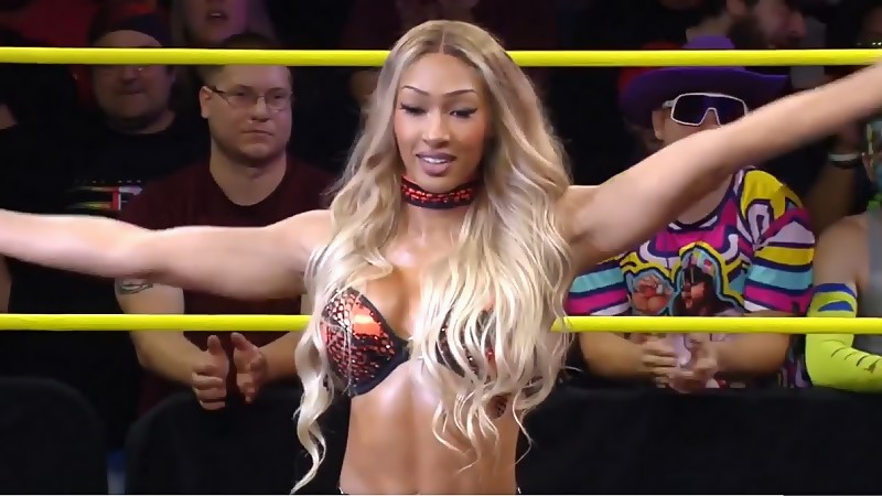Mara Sadè Officially Sign with TNA