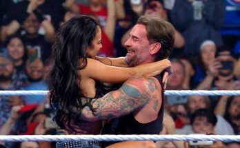 AJ Lee Makes Stunning WWE Return on SmackDown in Chicago