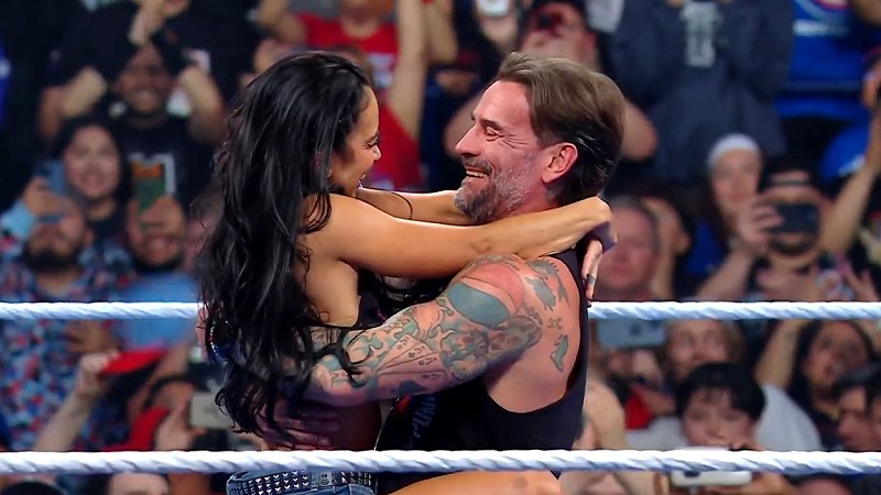 AJ Lee Makes Stunning WWE Return on SmackDown in Chicago