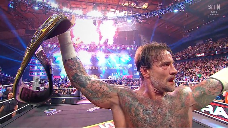 CM Punk Wins Undisputed WWE Championship on RAW in Chicago